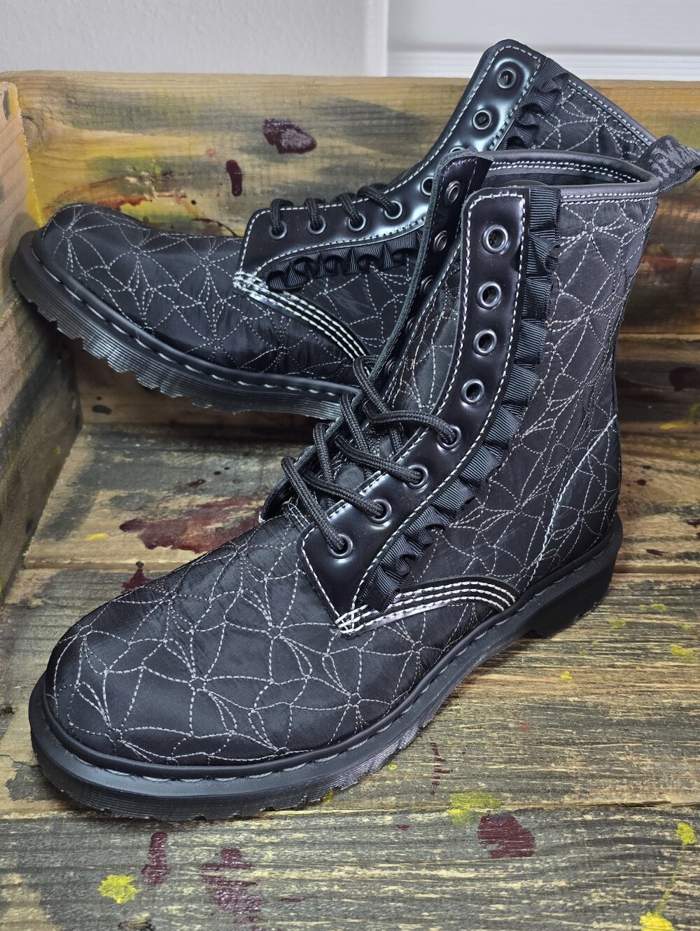 Woman's Boots Dr. Martens 1460 Frill Black - 41703001 -Size 10 New